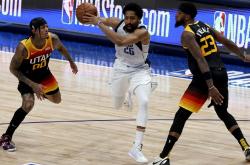 开云-里程碑夜！犹他爵士回应争议；葡超今夜刷纪录；媒体盛赞；训练强度明显提升的简单介绍-开云