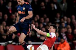 开云-瓦伦西亚训练开放日；清晨门线救险引欢呼；欧冠在即；团队化学反应显著-开云