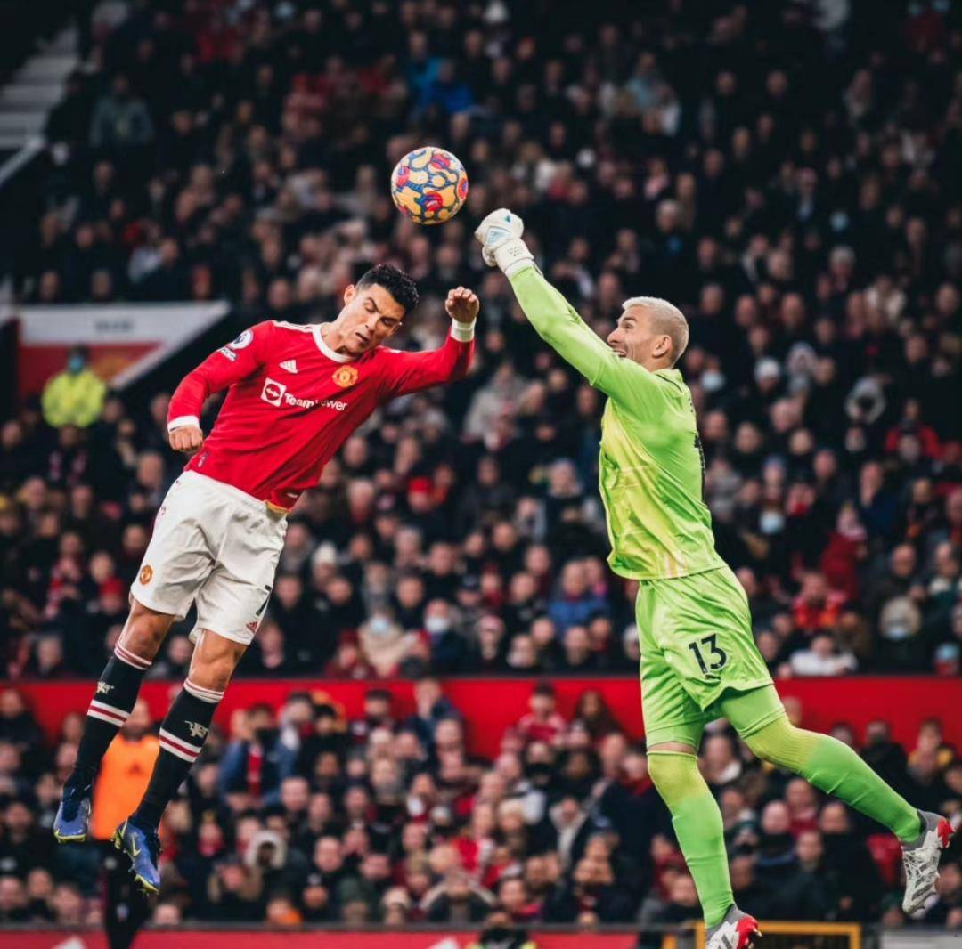 菲尼克斯太阳清晨复出首秀曼城围绕足总杯绝杀压哨，现场解说直呼：今晚巴塞罗那更衣室发声的简单介绍